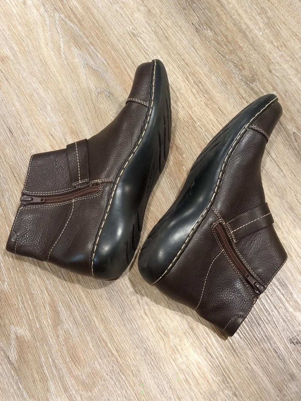 ❤️⭐Collection by Clarks Women's Dark Brown Leather Ankle Boots w/ Side Zip sz 7M